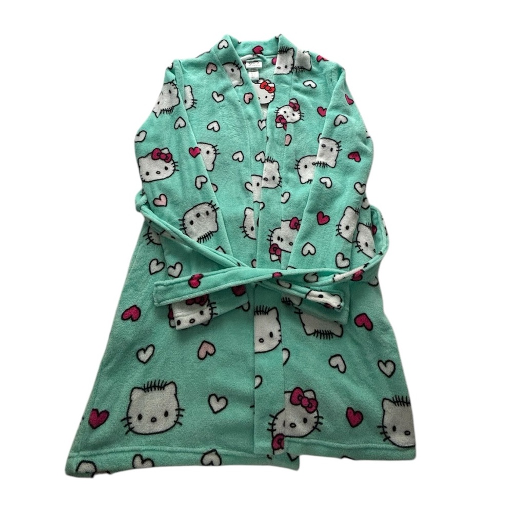 Hello Kitty and Dear Daniel Robe